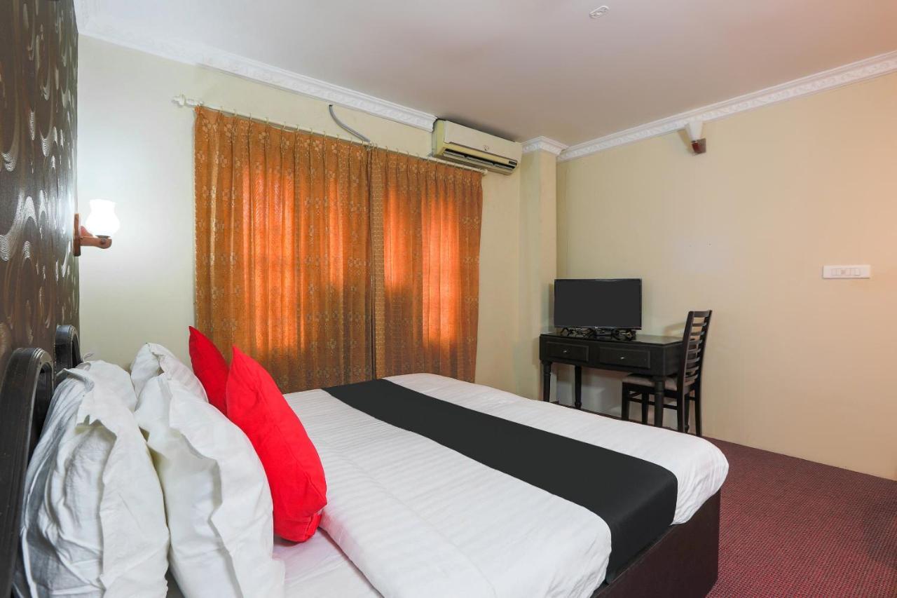 Capital O 72337 Hotel Konkan Tadka Bombay Extérieur photo