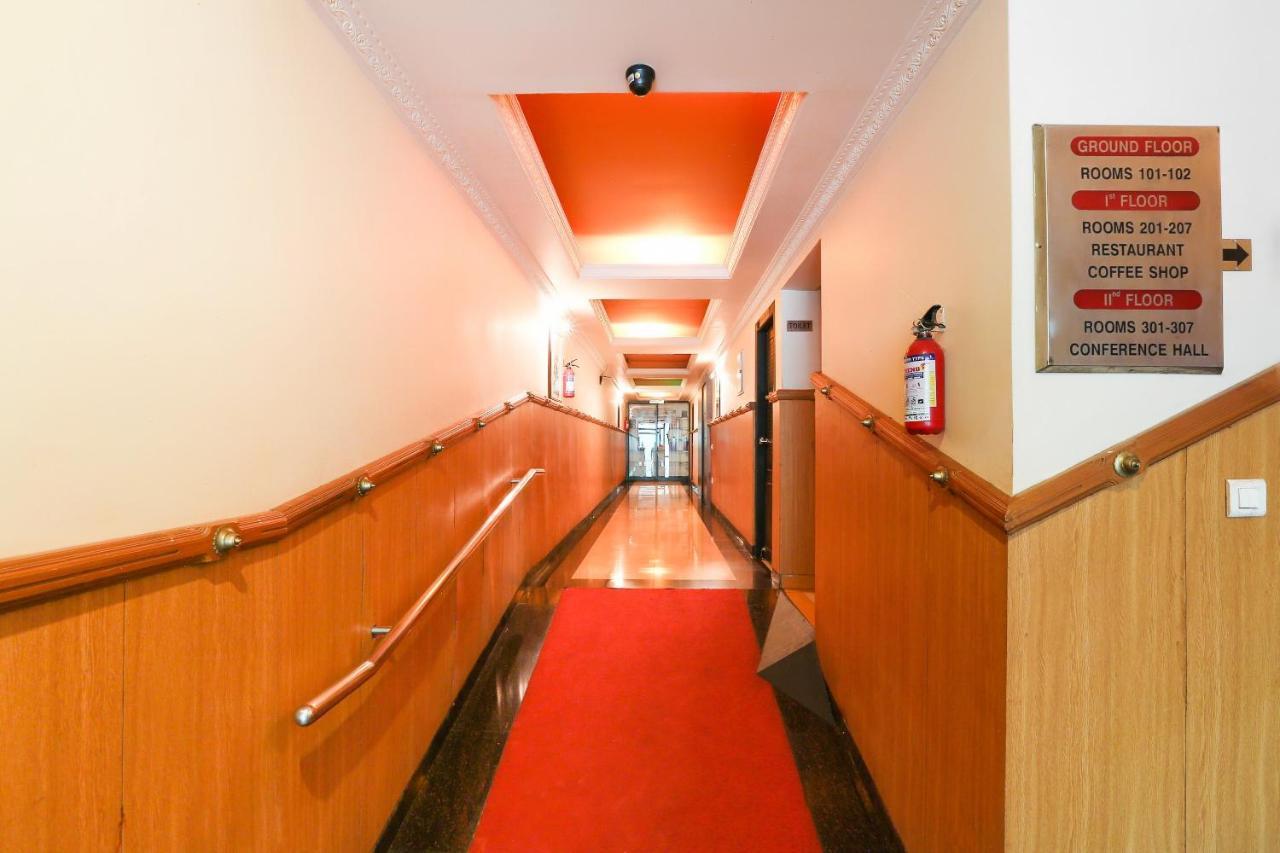 Capital O 72337 Hotel Konkan Tadka Bombay Extérieur photo