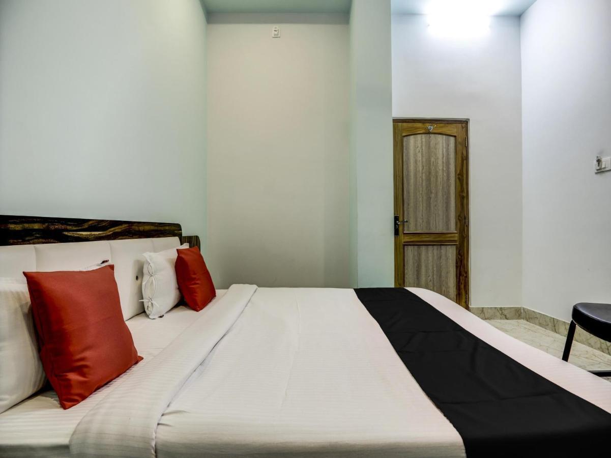 Capital O 72337 Hotel Konkan Tadka Bombay Extérieur photo