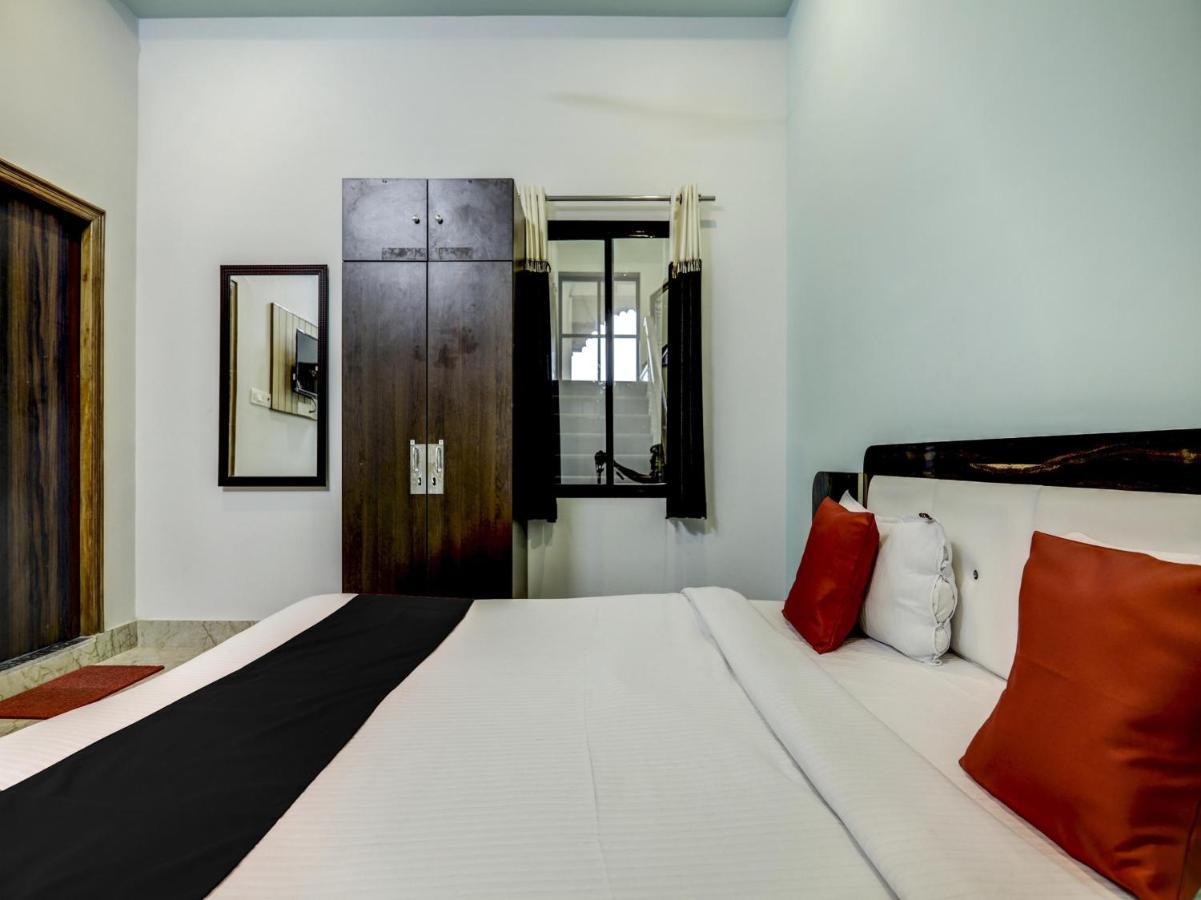 Capital O 72337 Hotel Konkan Tadka Bombay Extérieur photo